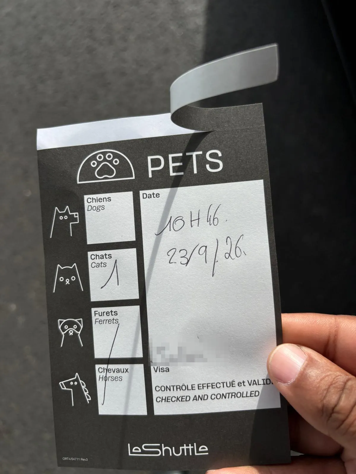 LeShuttle PETS tag validated for one cat on 23 September 2026 at 10:46, to hang from the rear-view mirror