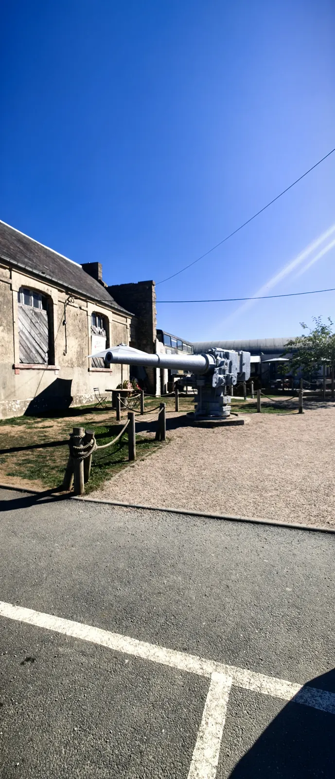 American 155 mm Long Tom gun outside the Omaha Beach Memorial Museum, Saint-Laurent-sur-Mer